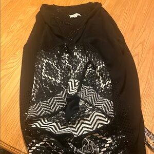 Chic Black and White Patterned Top